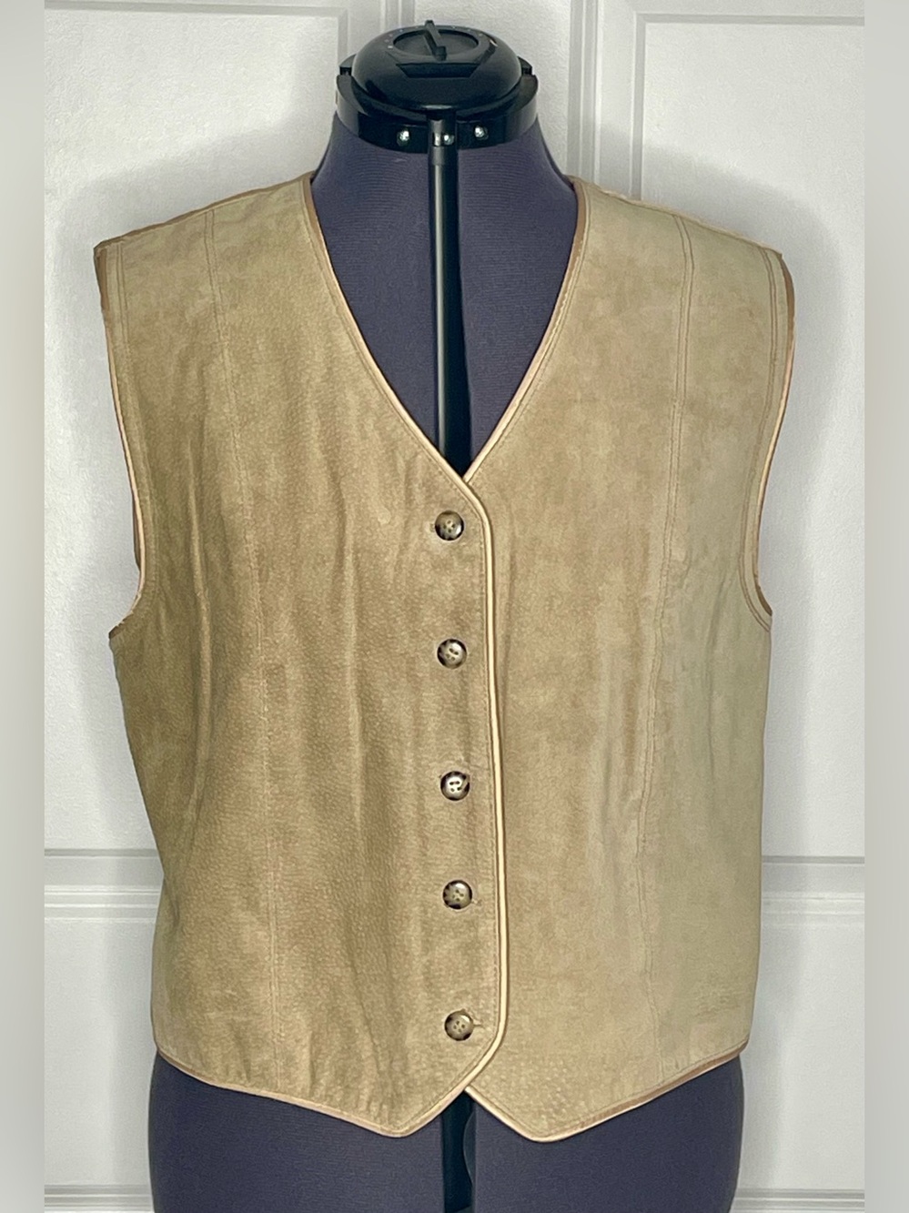 Marsh Landing Petites PL Tan Genuine Leather Button Front Vest vintage
